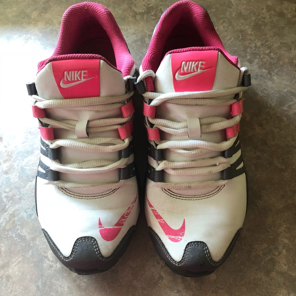 Nike shox size 7.5